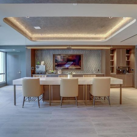 Stylish Condo At Clarendon With Rooftop Views Arlington Exterior photo