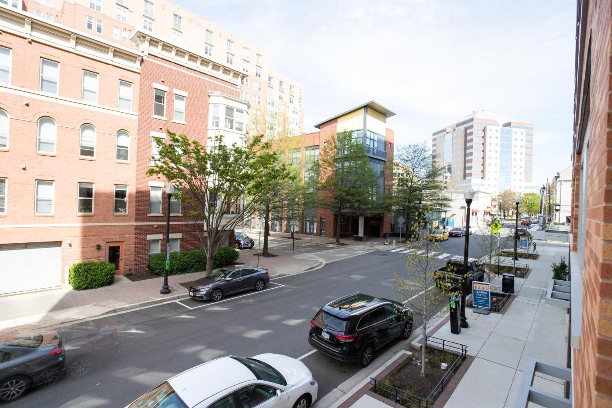 Stylish Condo At Clarendon With Rooftop Views Arlington Exterior photo